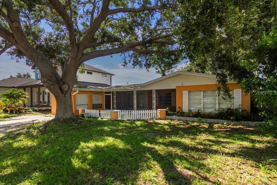 2317 Grove St., Sarasota, FL 34239
