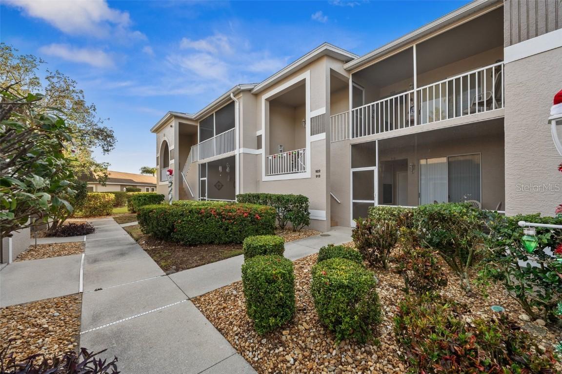 9611 Castle Point Dr. #912, Sarasota, FL 34238
