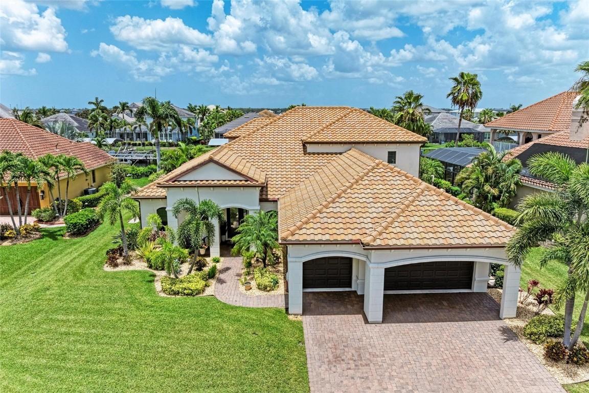 544 Fore Dr., Bradenton, FL 34208