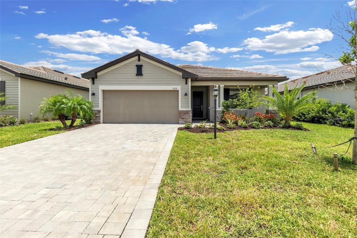 5239 Coral Reef Way, Bradenton, FL 34211