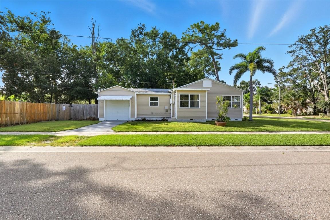 140 SW Lincoln Cir., St Petersburg, FL 33703