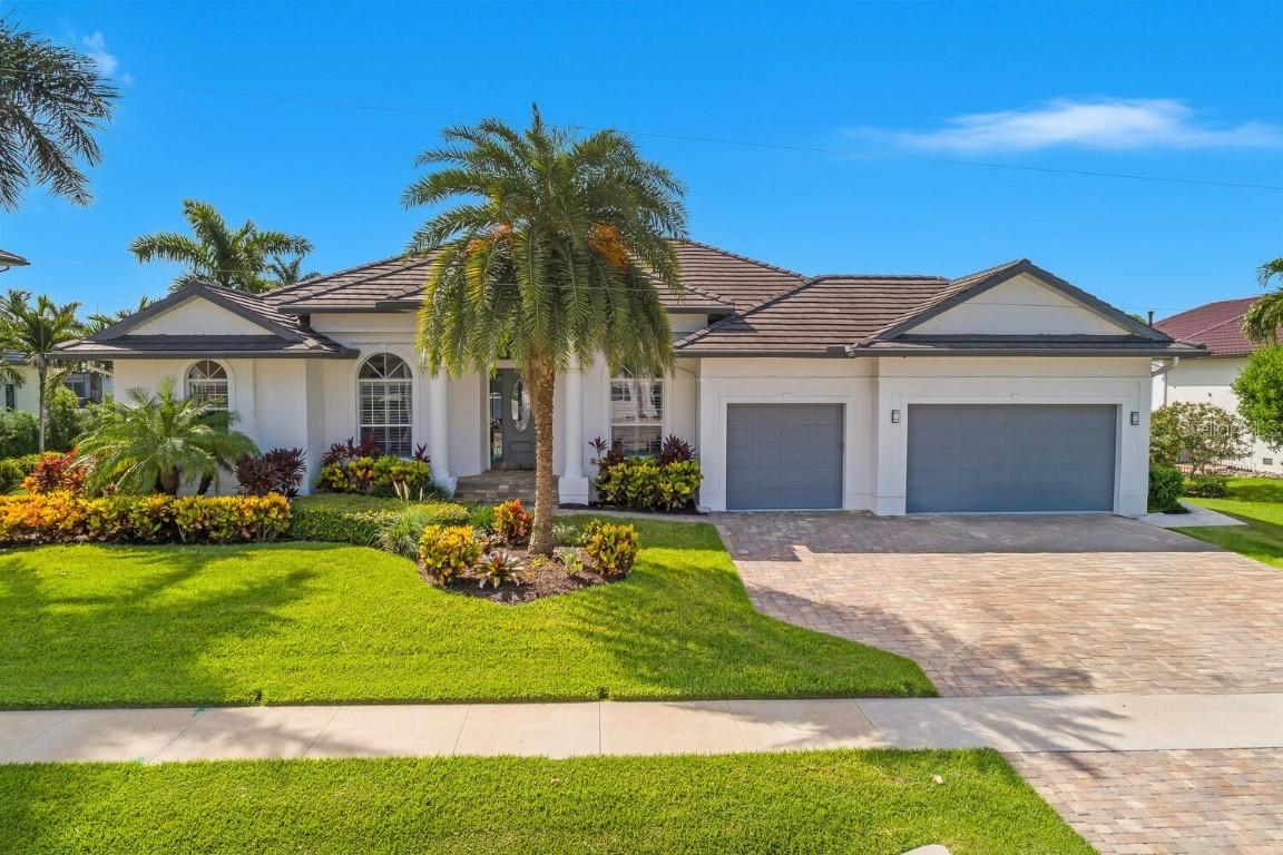 609 Crescent St., Marco Island, FL 34145