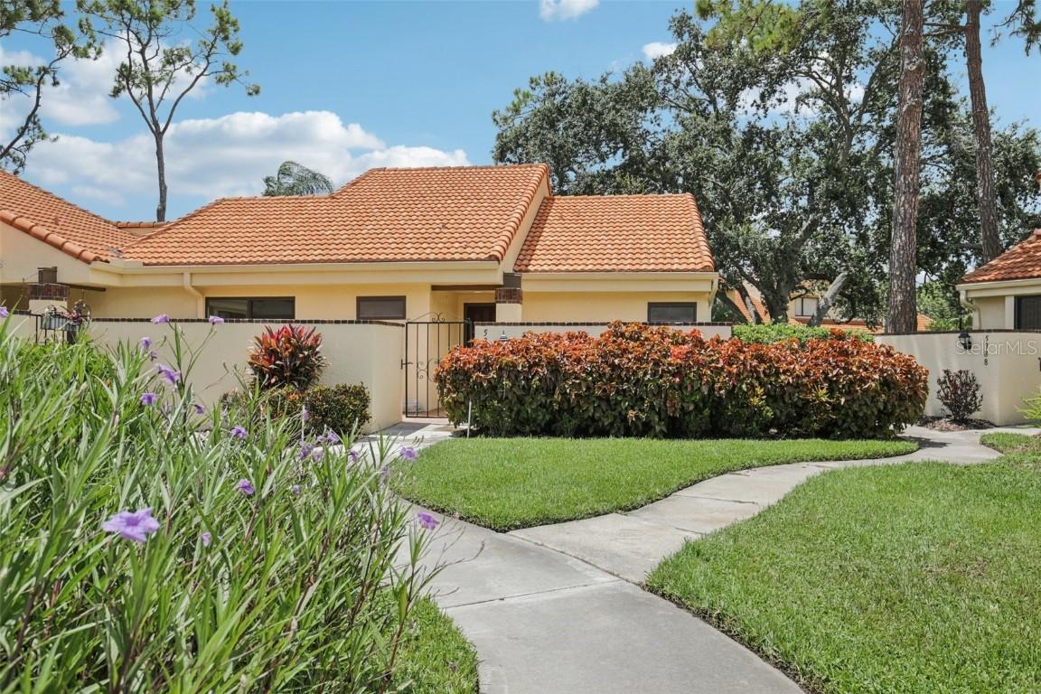 5387 Huntingwood Ct. #4, Sarasota, FL 34235