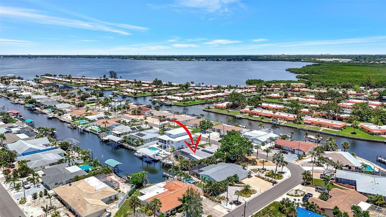 4216 Royal Palm Dr., Bradenton, FL 34210