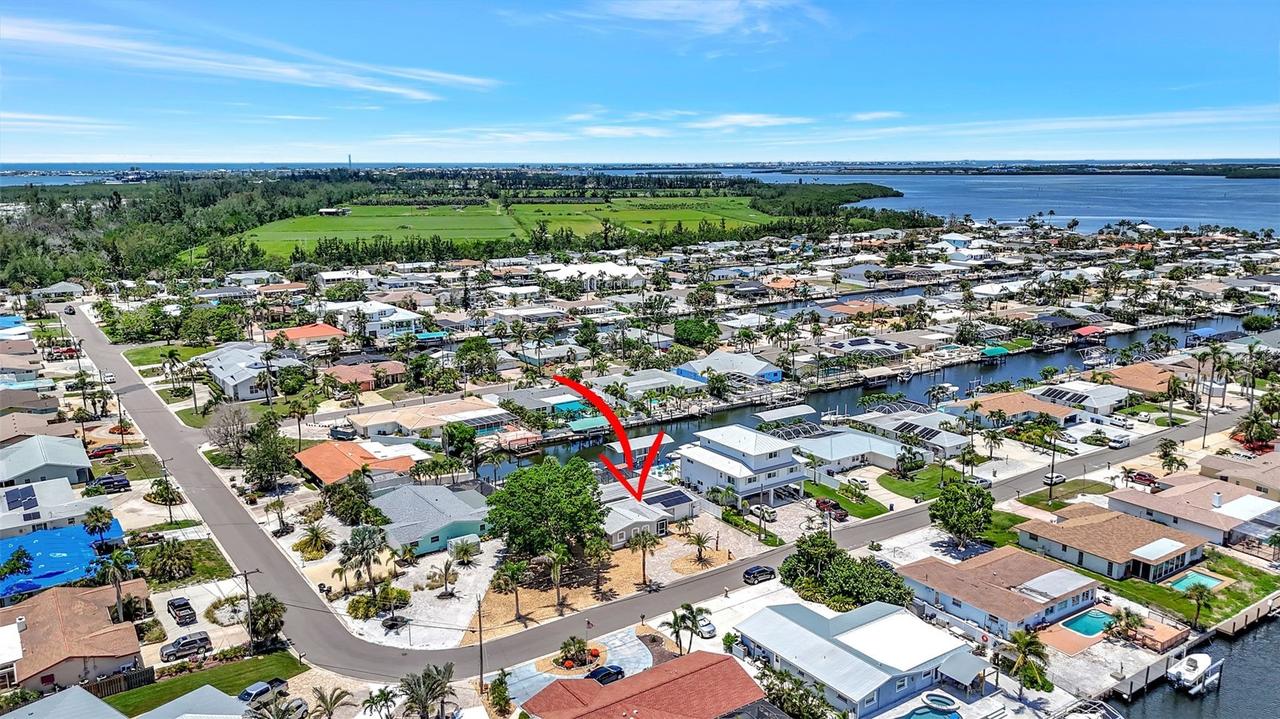 4216 Royal Palm Dr., Bradenton, FL 34210