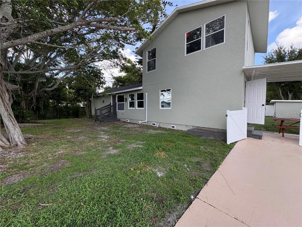 611 54th Ave Dr., Bradenton, FL 34208