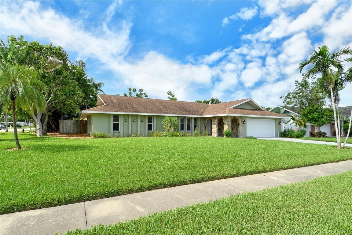 6303 3rd Ave., Bradenton, FL 34209