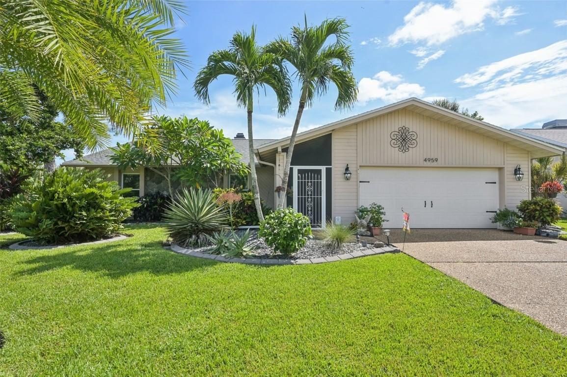 4959 Southern Wood Dr., Sarasota, FL 34241