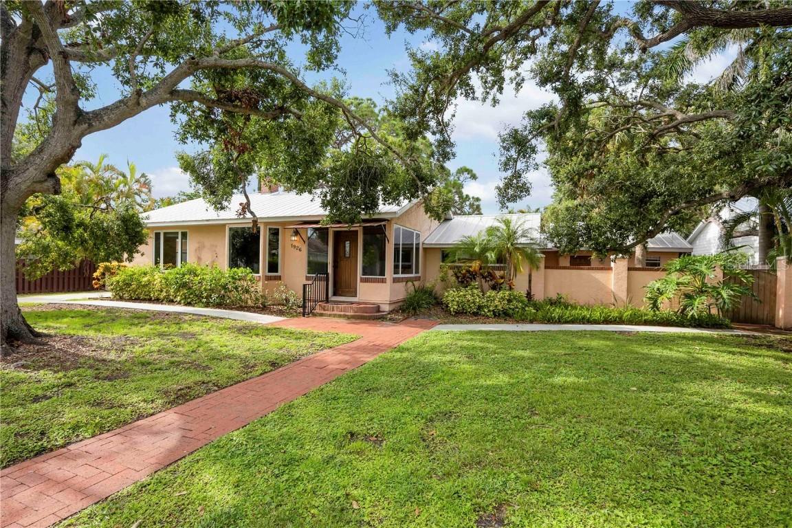 1926 Morris St., Sarasota, FL 34239