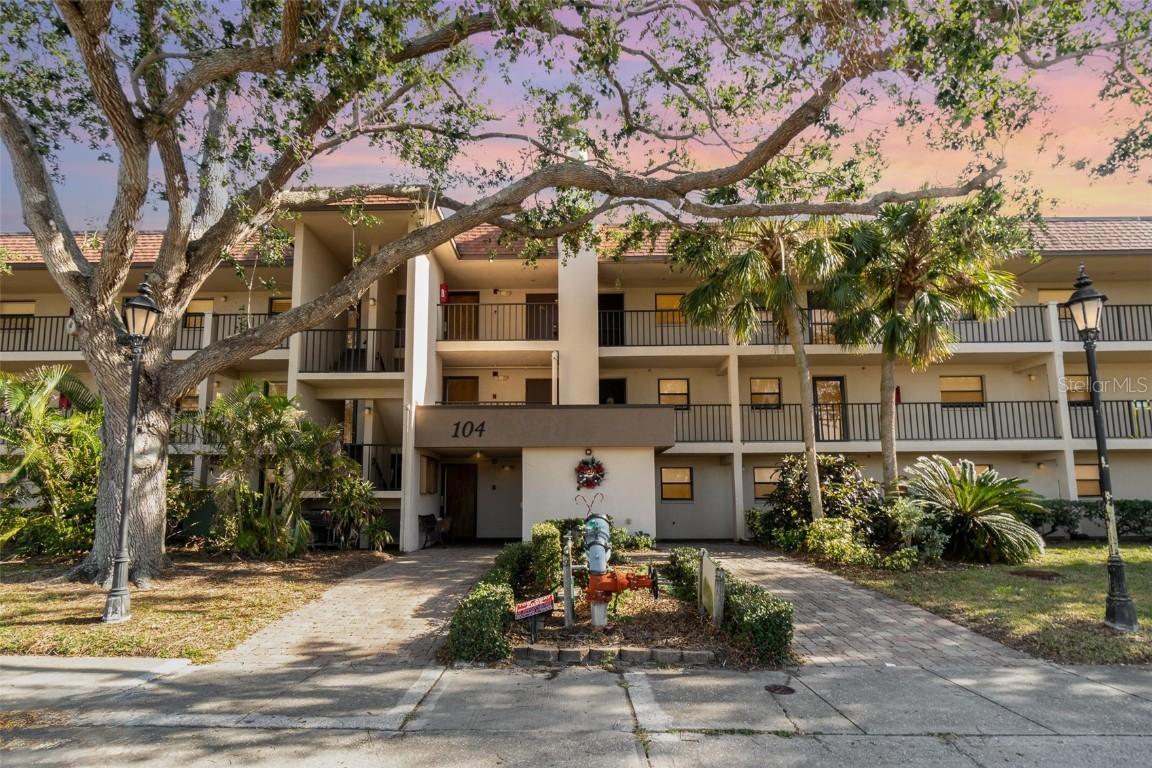 104 Capri Isles Blvd. #207, Venice, FL 34292