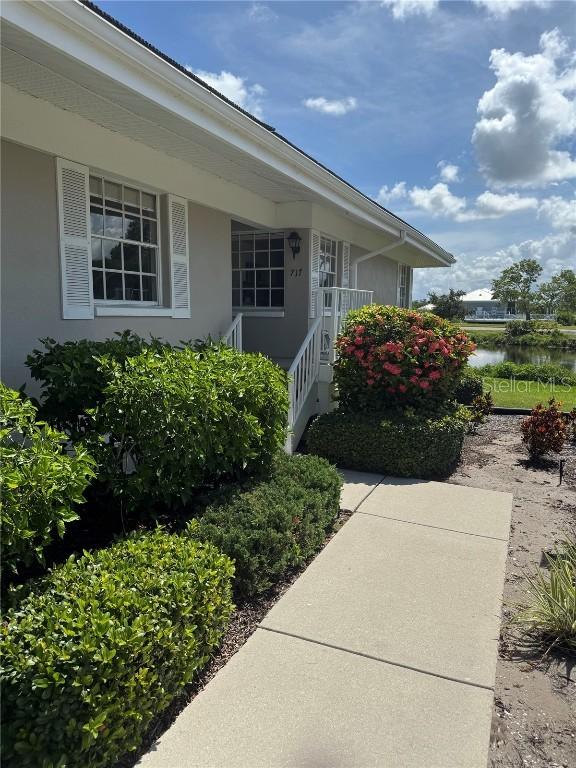 717 Estuary Dr., Bradenton, FL 34209