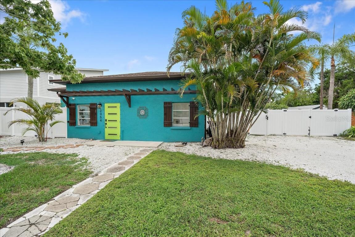 2054 Roselawn St., Sarasota, FL 34231