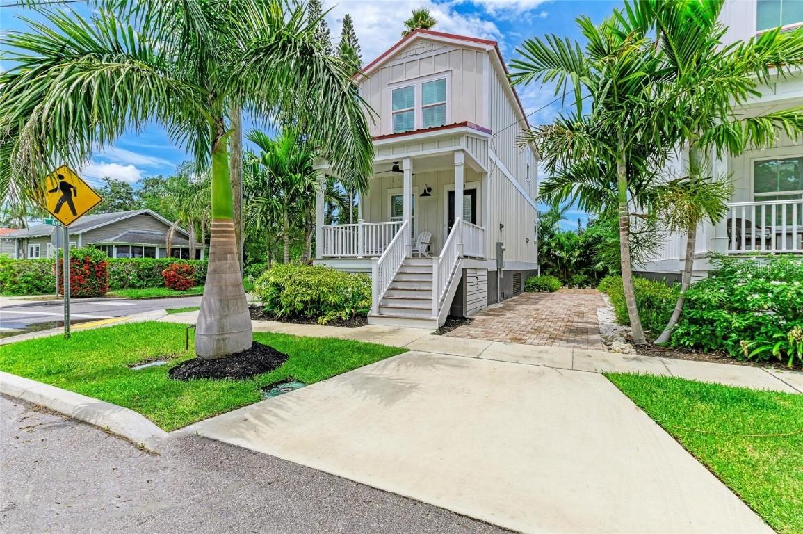 344 6th St., Bradenton, FL 34208