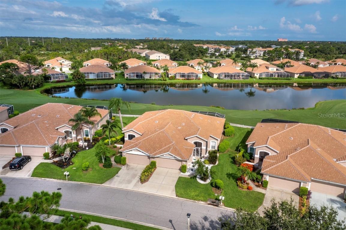 9492 Forest Hills Cir., Sarasota, FL 34238