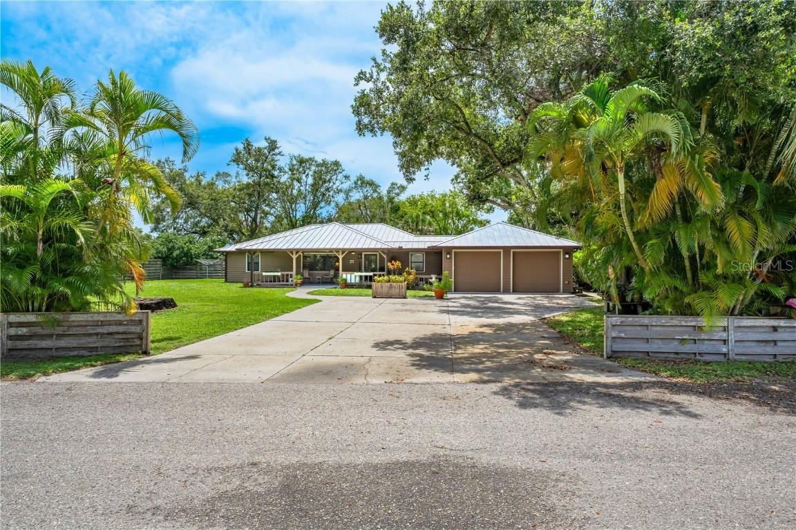 756 Gantt Ave., Sarasota, FL 34232