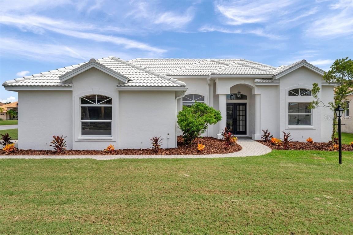 3720 72nd Avenue Cir., Sarasota, FL 34243