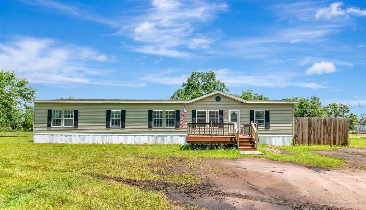 25511 L And J Rd., Myakka City, FL 34251