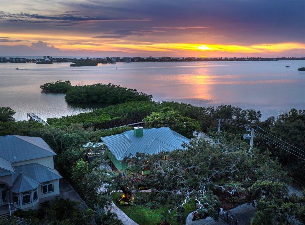 8810 Fishermens Bay Dr., Sarasota, FL 34231