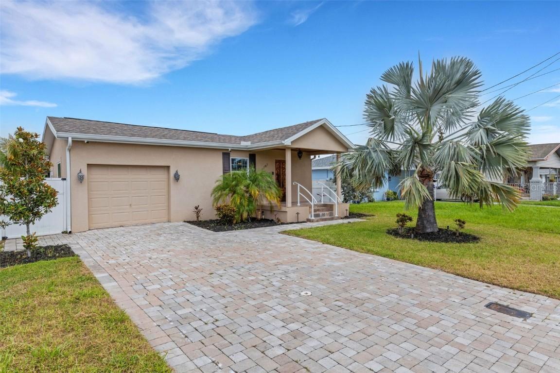 2707 W Leroy St., Tampa, FL 33607