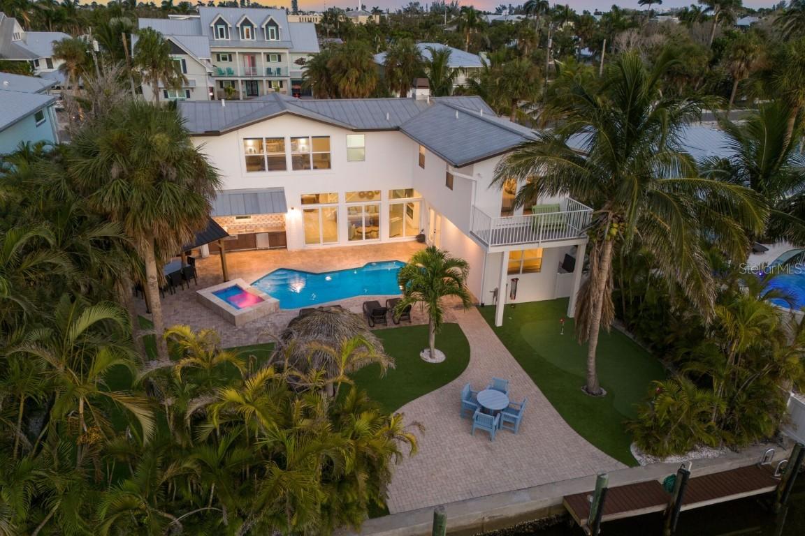 212 Oak Ave., Anna Maria, FL 34216