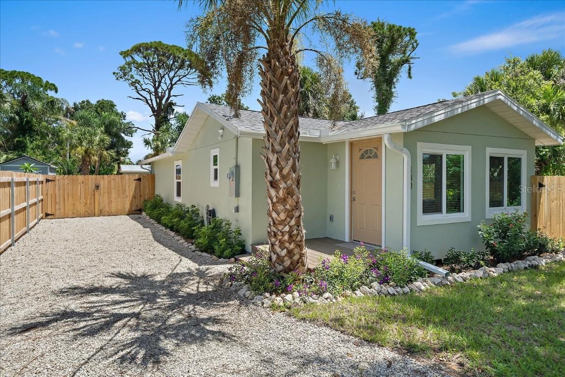 430 Harvard St., Englewood, FL 34223