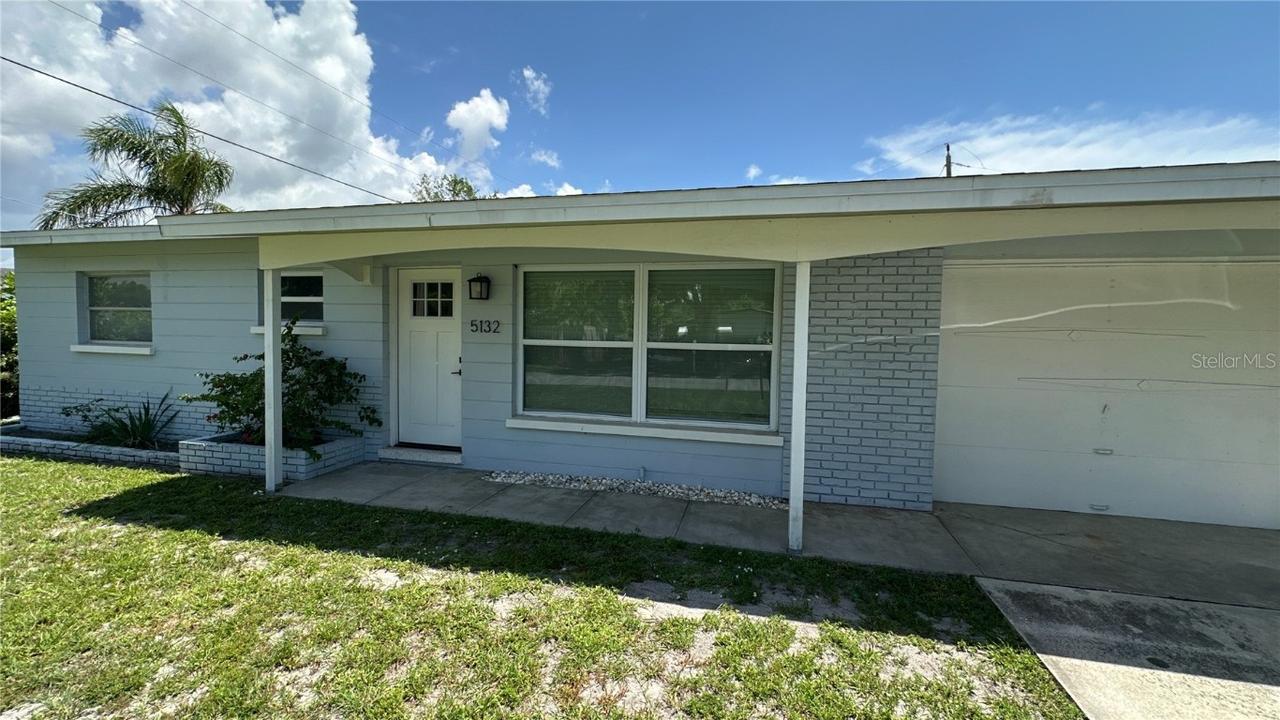 5132 Lahaina Dr., Sarasota, FL 34232