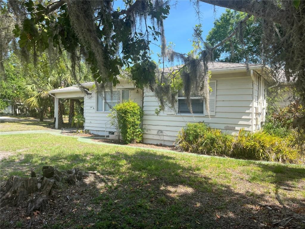2415 Pelican Dr., Sarasota, FL 34237