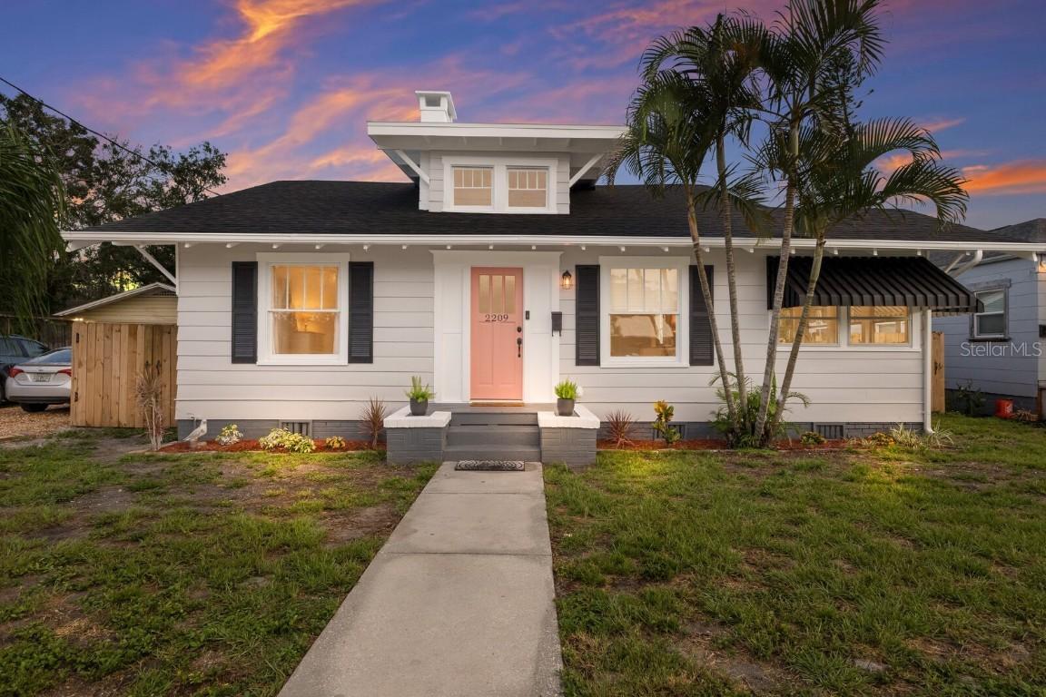2209 6th Ave., Bradenton, FL 34205