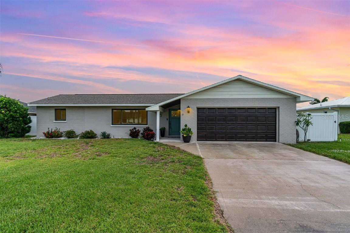 7612 22nd Ave., Bradenton, FL 34209