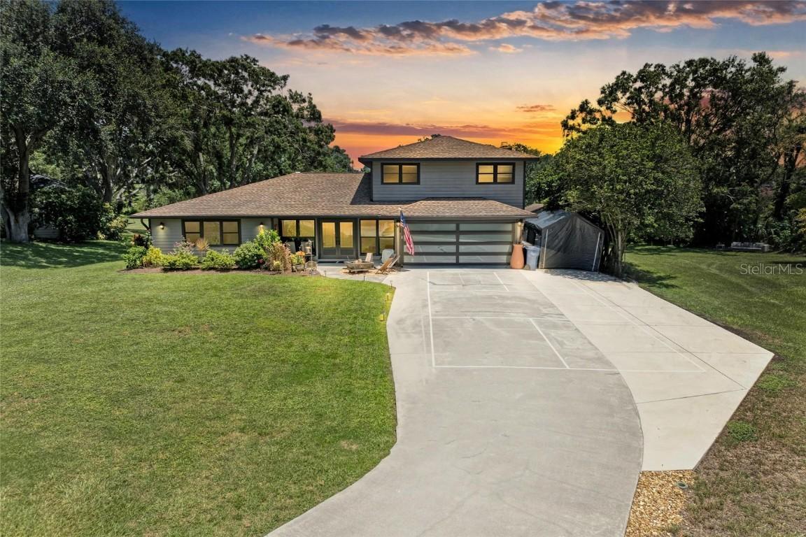 6114 95th Street Cir., Bradenton, FL 34202