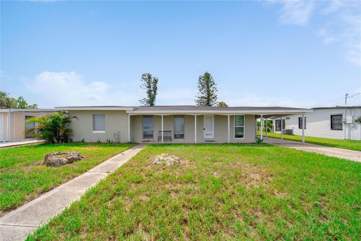 4045 Conway Blvd., Port Charlotte, FL 33952