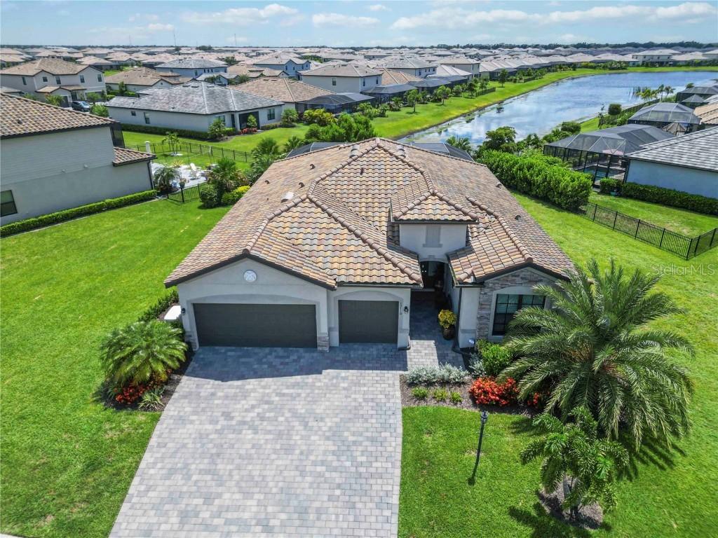 15710 White Linen Dr., Bradenton, FL 34211