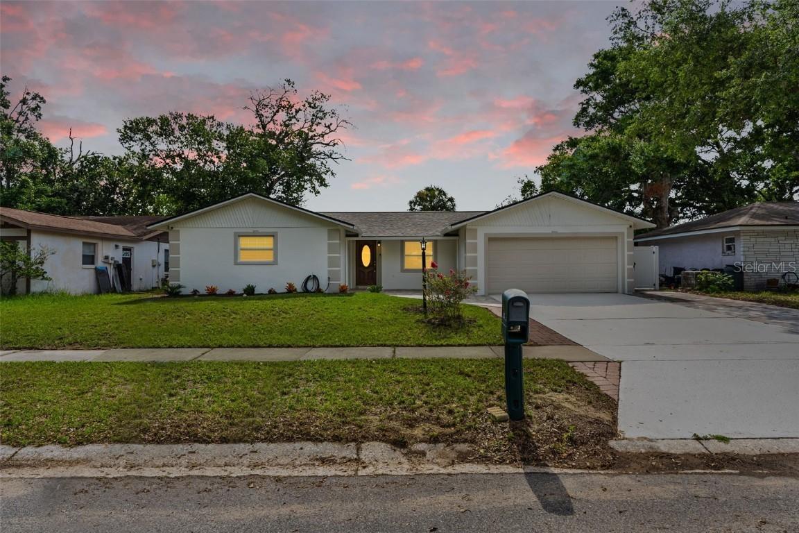 107 Valley Cir., Brandon, FL 33510