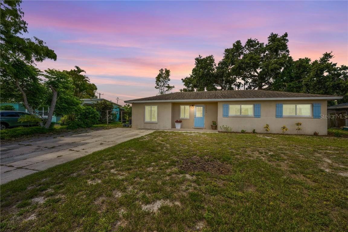 1905 Harvard Ave., Bradenton, FL 34207