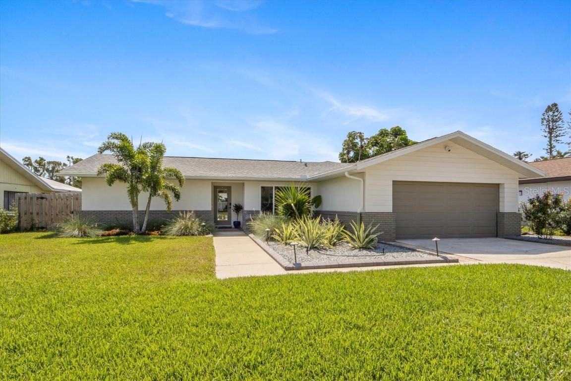 311 70th St., Bradenton, FL 34209