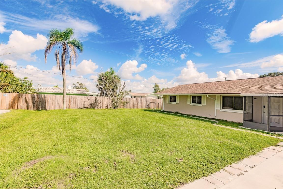 1099 Iowa Ave., Englewood, FL 34223