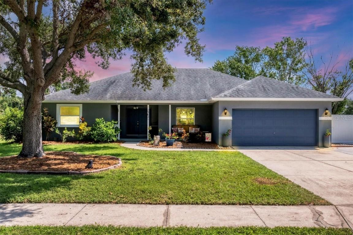 13621 3rd Ave., Bradenton, FL 34212