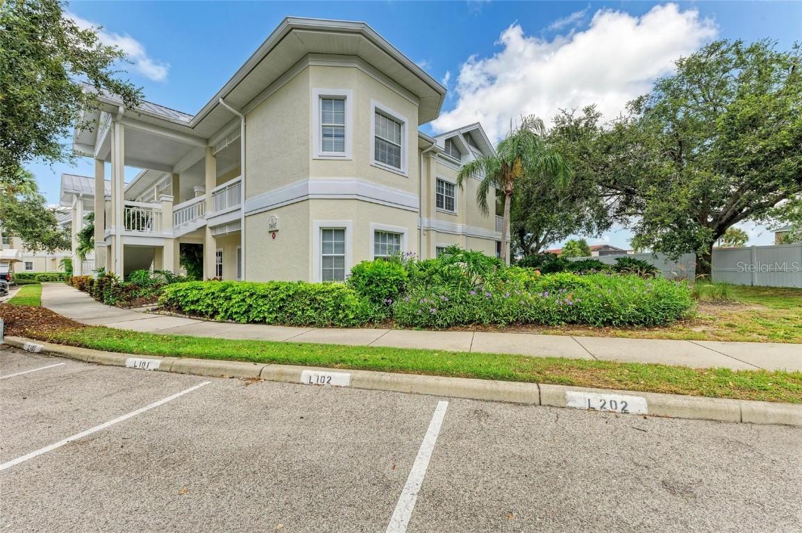 3605 54th Dr. #101, Bradenton, FL 34210