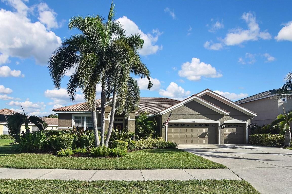 1711 Pinyon Pine Dr., Sarasota, FL 34240