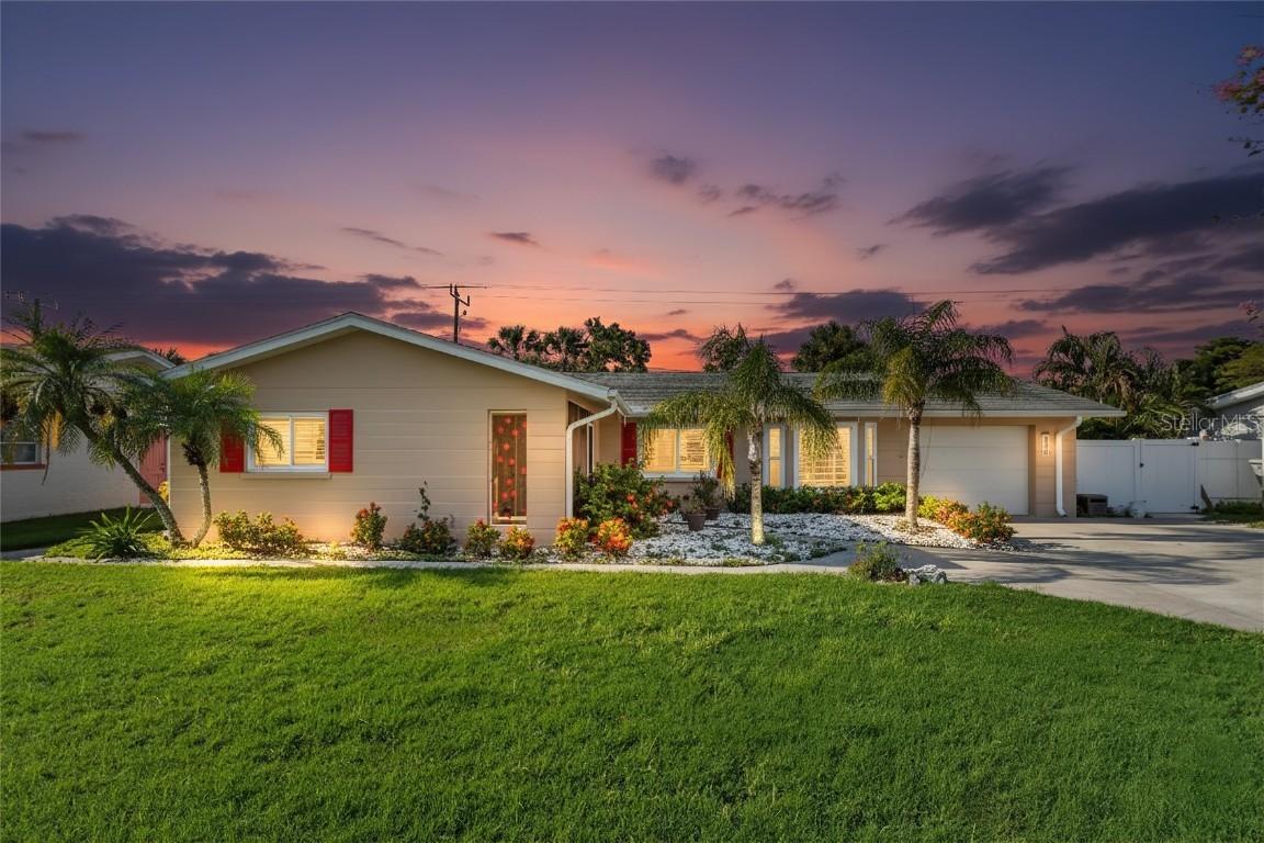 2410 Britannia Rd., Sarasota, FL 34231