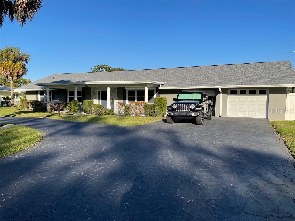 2207 51st St., Bradenton, FL 34209