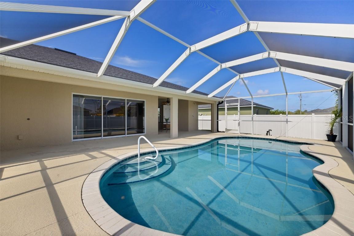 2933 NW 25th Ter., Cape Coral, FL 33993