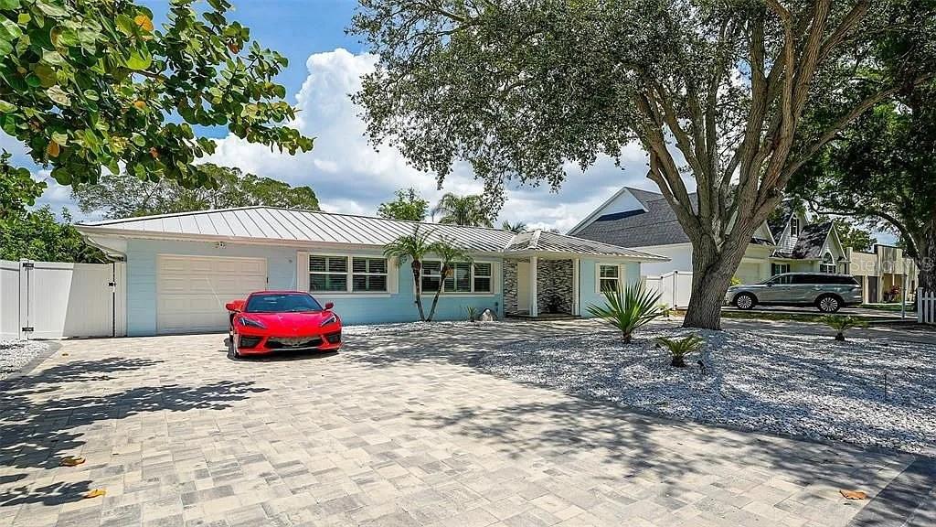 1857 Tulip Dr., Sarasota, FL 34239