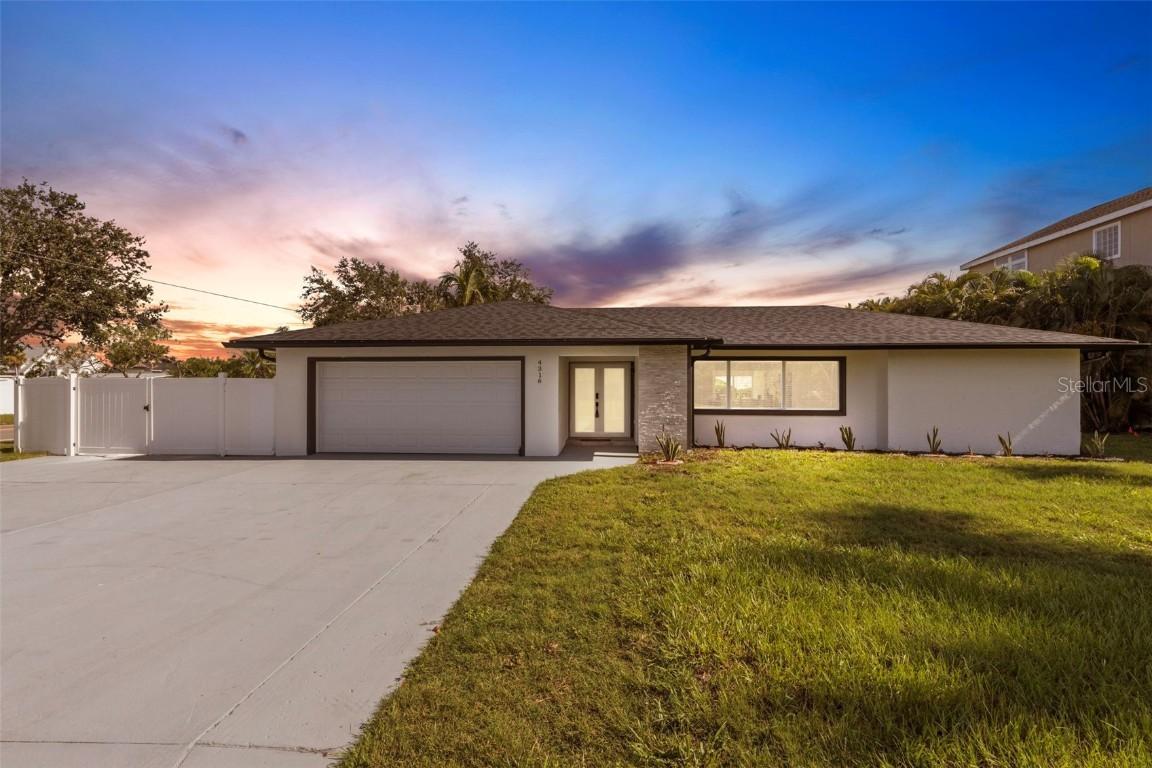 4316 Caloosa Dr., Palmetto, FL 34221