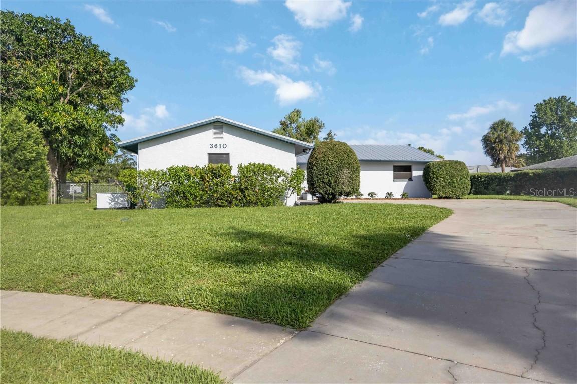 3610 22nd Ave., Bradenton, FL 34205