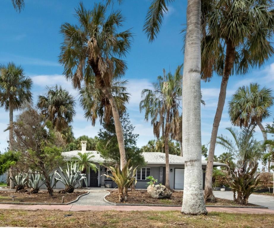 153 N Adams Dr., Sarasota, FL 34236