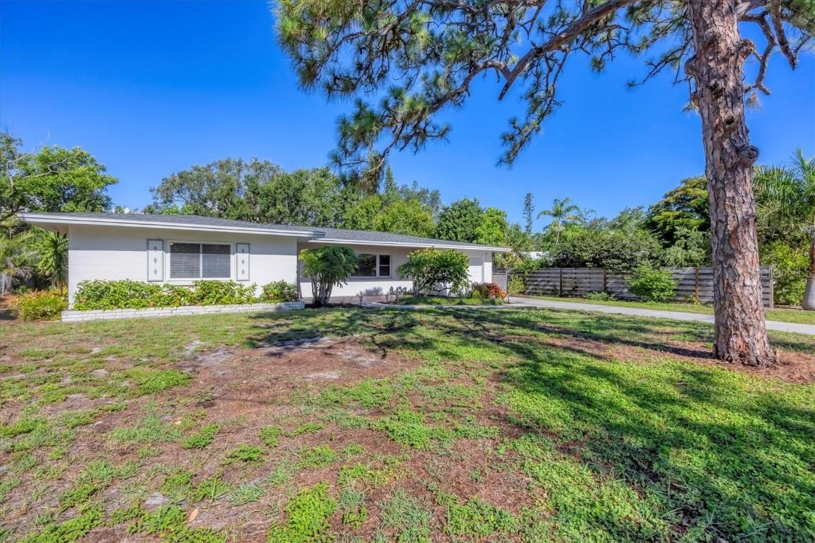5201 Stevens Dr., Sarasota, FL 34234