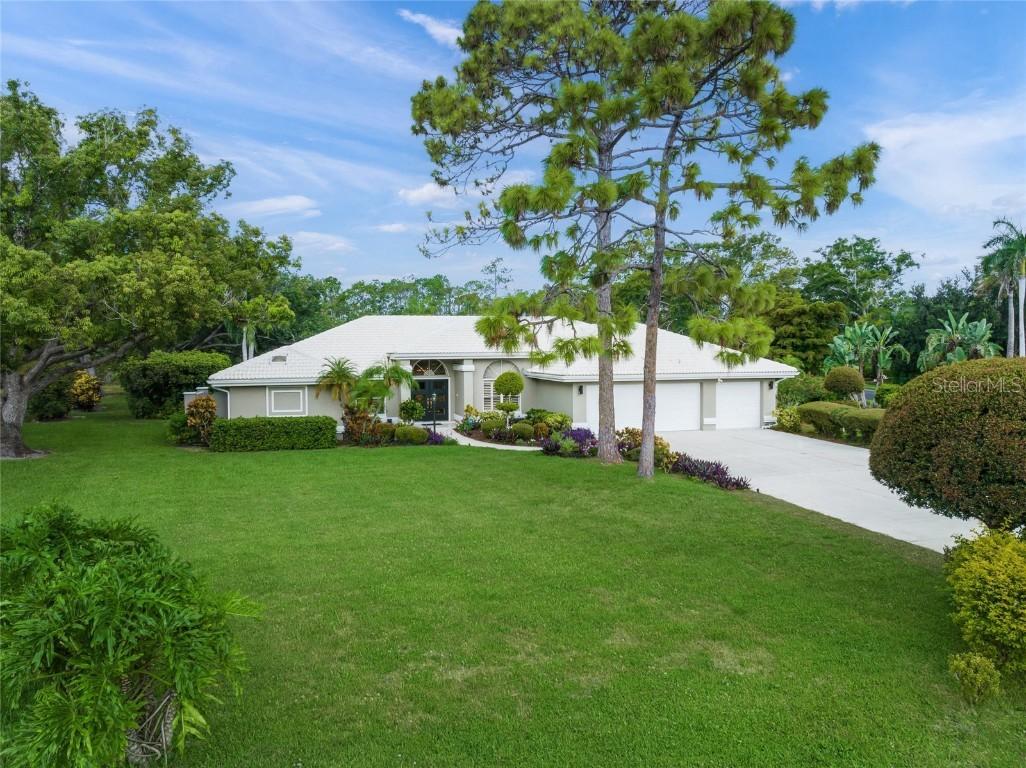 7300 Wax Myrtle Way, Sarasota, FL 34241