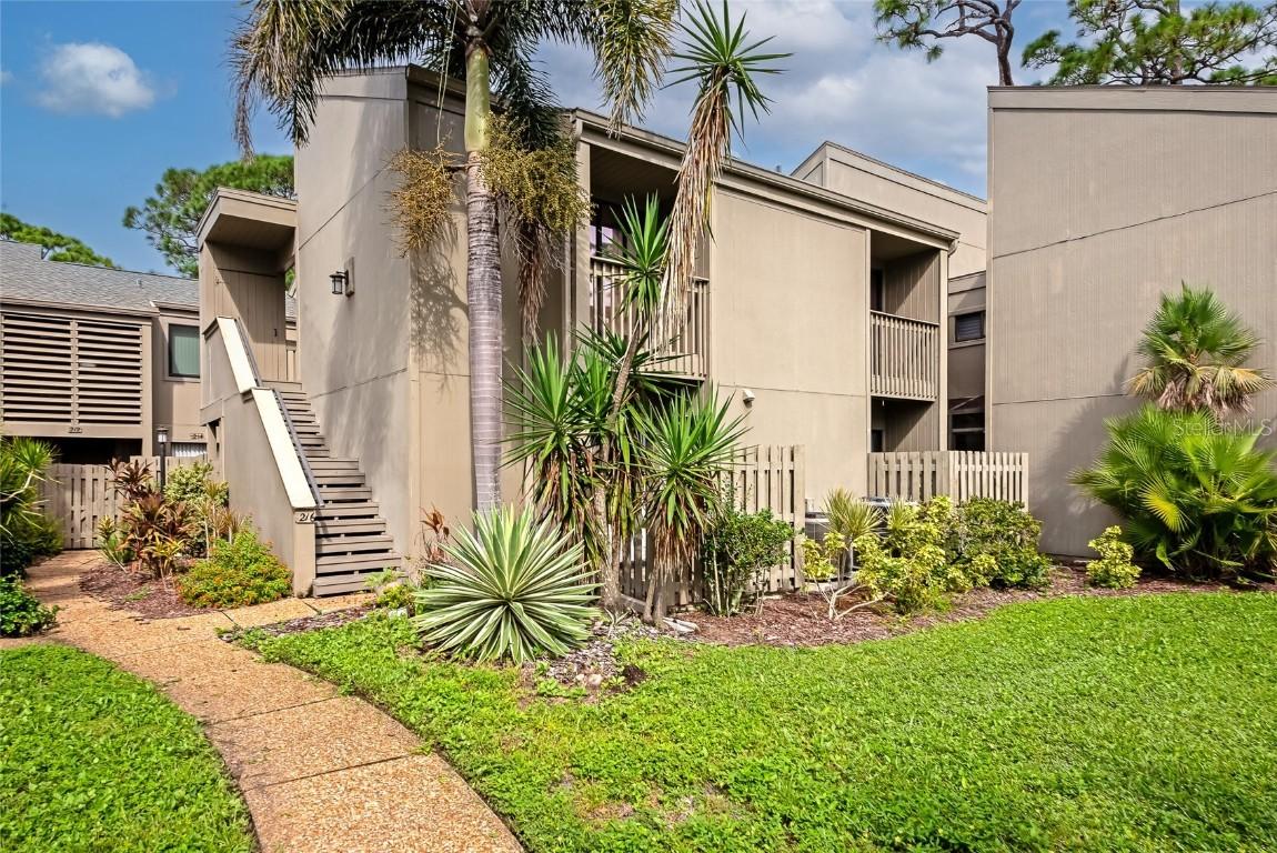 216 Woodland Dr., Osprey, FL 34229