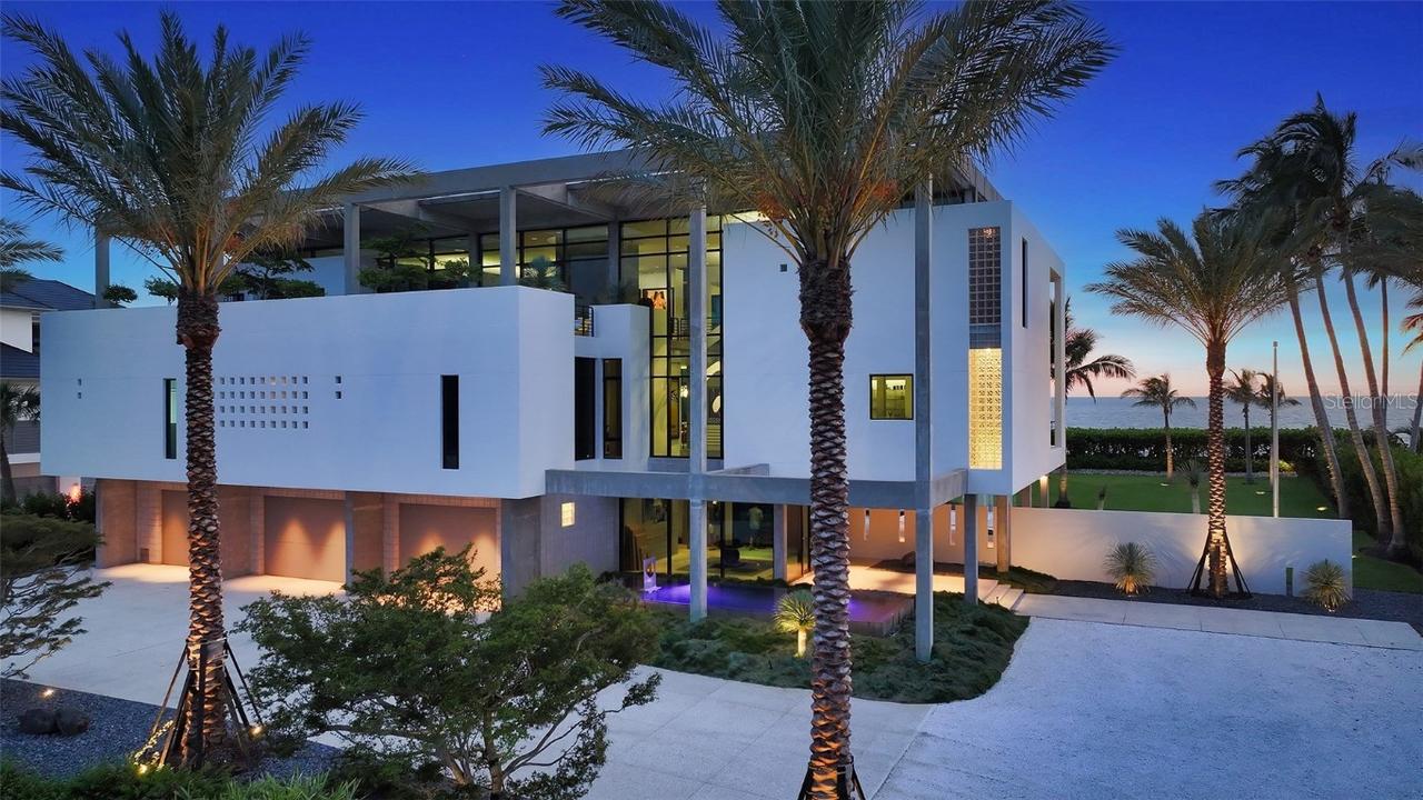 8250 Sanderling Rd., Sarasota, FL 34242